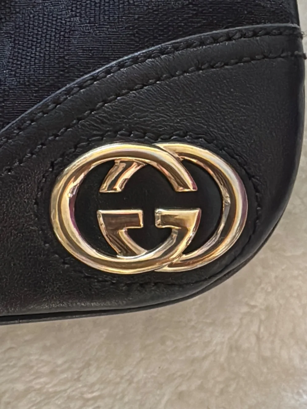 Gucci Medium Britt Hobo Shoulder Bag Black Monogrammed Canvas Gold Tone Hardware - Picture 5 of 11